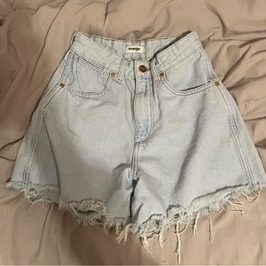 High rise Wrangler shorts